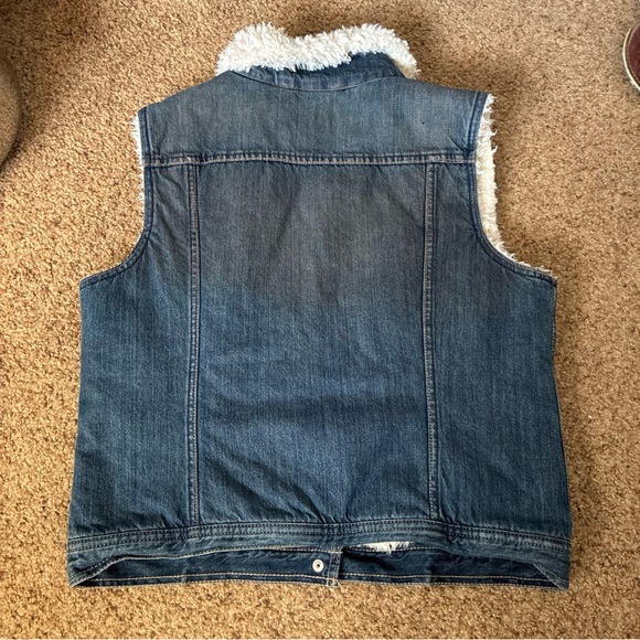 Levi's White Sherpa Lined Denim Vest - Picture 6 of 7